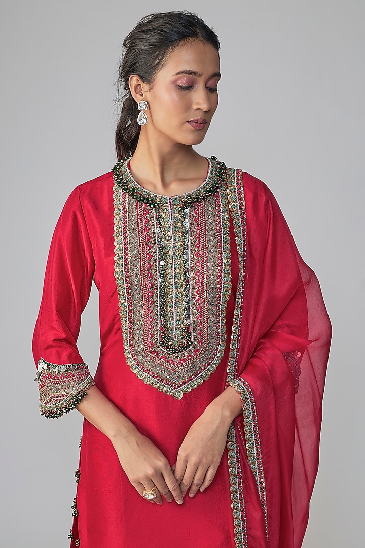Red Silk Threadwork Kurta Set by Prisho at Pernia's Pop Up Shop