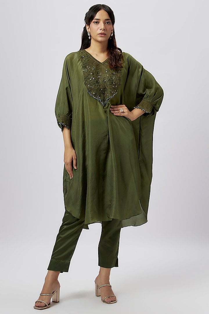 Hunter Green Crepe Resham Work Kaftan Set by Prisho at Pernia's Pop Up Shop