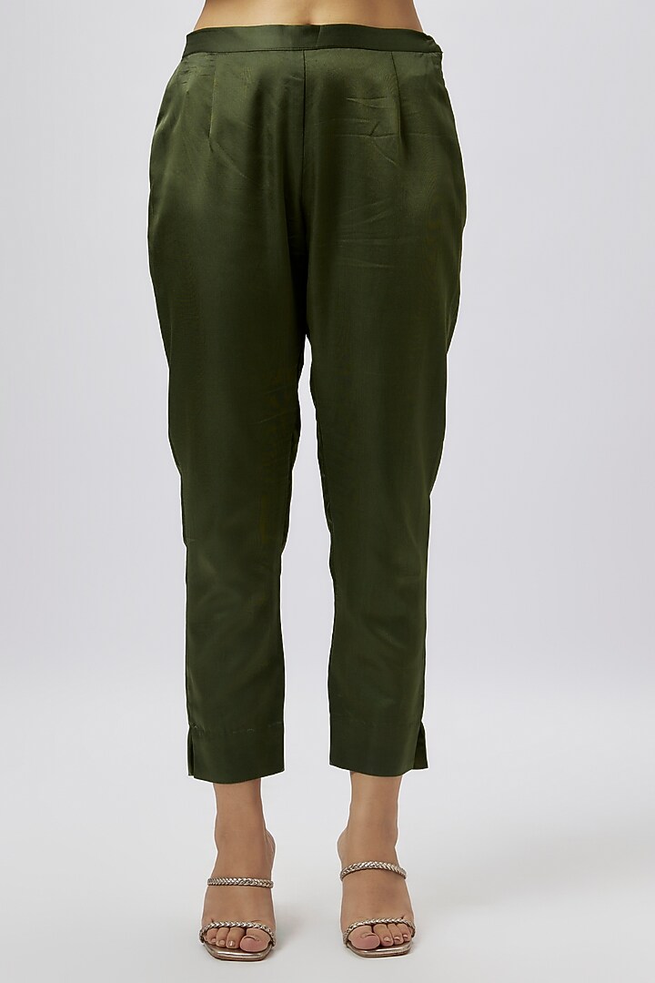 Hunter Green Crepe Resham Work Kaftan Set by Prisho at Pernia's Pop Up Shop