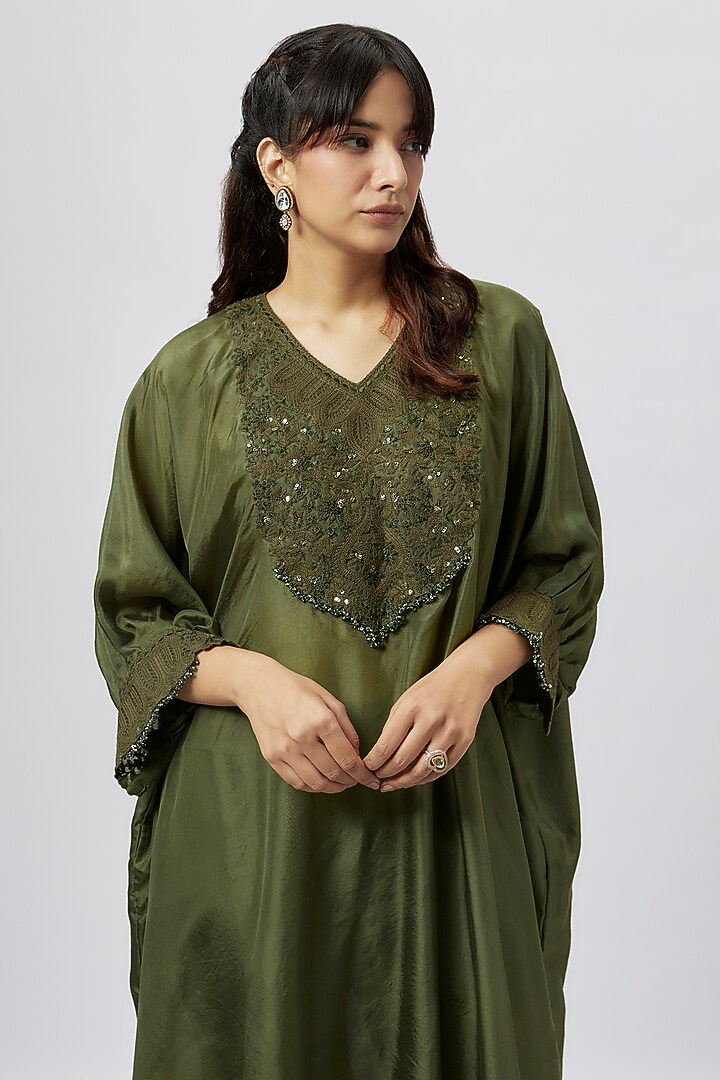 Hunter Green Crepe Resham Work Kaftan Set by Prisho at Pernia's Pop Up Shop