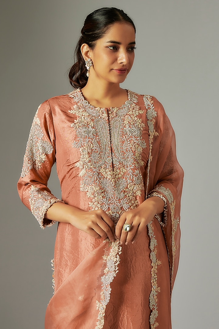 Dusty Pink Silk Crushed Resham Embroidered Kurta Set by Prisho at Pernia's Pop Up Shop