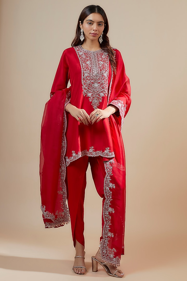 Red Silk Resham Embroidered Kurta Set by Prisho