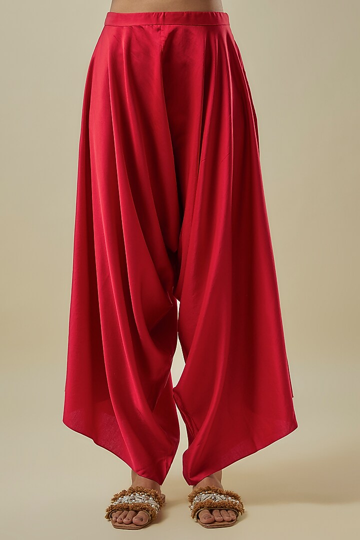 Red Crushed Silk Lampi Work Kaftan Set by Prisho at Pernia's Pop Up Shop