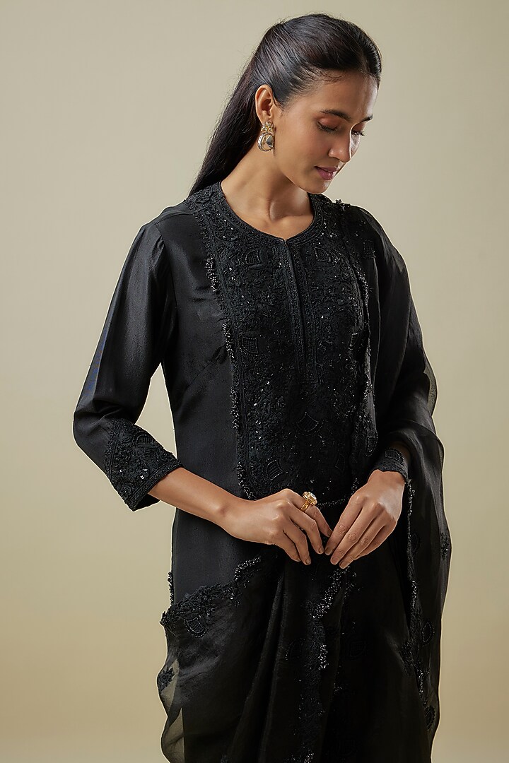 Black Silk Resham Work Kurta Set by Prisho at Pernia's Pop Up Shop