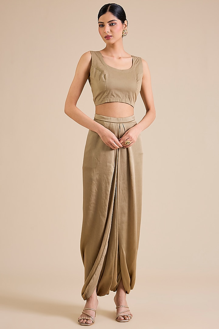 Champagne Crushed Tissue Thread Embroidered Kaftan Set by Prisho at Pernia's Pop Up Shop