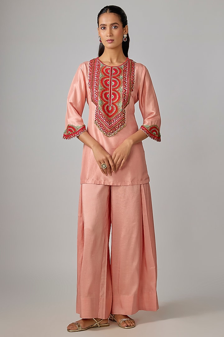 Peach Silk Thread Work Kurta Set by Prisho at Pernia's Pop Up Shop