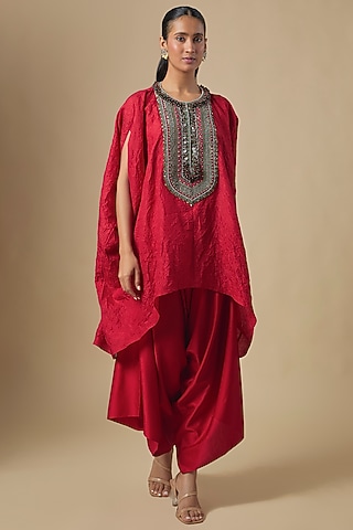 Red Crushed Silk Dori & Thread Embroidered Kaftan Set by Prisho