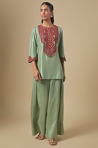 Deep Aqua Silk Thread Embroidered Kurta Set by Prisho
