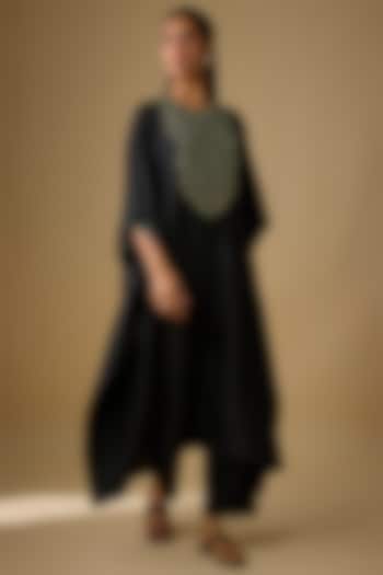 Black Silk Thread Work Kaftan Set by Prisho at Pernia's Pop Up Shop