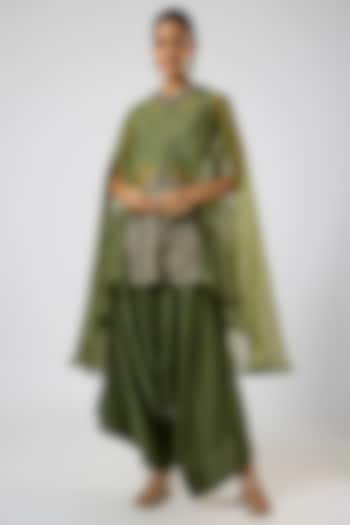 Hunter Green Organza Dori Embroidered Kaftan Set by Prisho at Pernia's Pop Up Shop