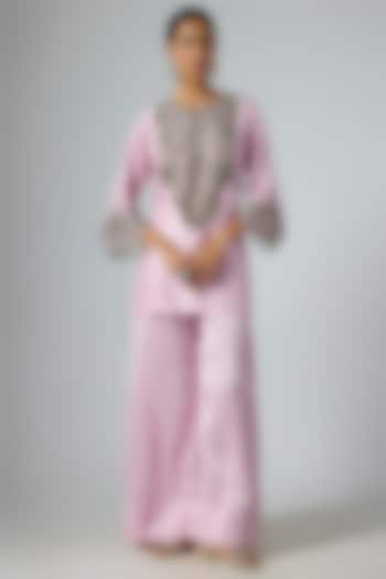 Lavender Silk Thread Embroidered Kurta Set by Prisho at Pernia's Pop Up Shop