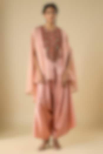 Dark Flamingo Pink Tissue Thread Work Kaftan Set by Prisho at Pernia's Pop Up Shop