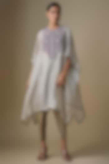 Lavender Crushed Tissue Thread Work Kaftan Set by Prisho at Pernia's Pop Up Shop