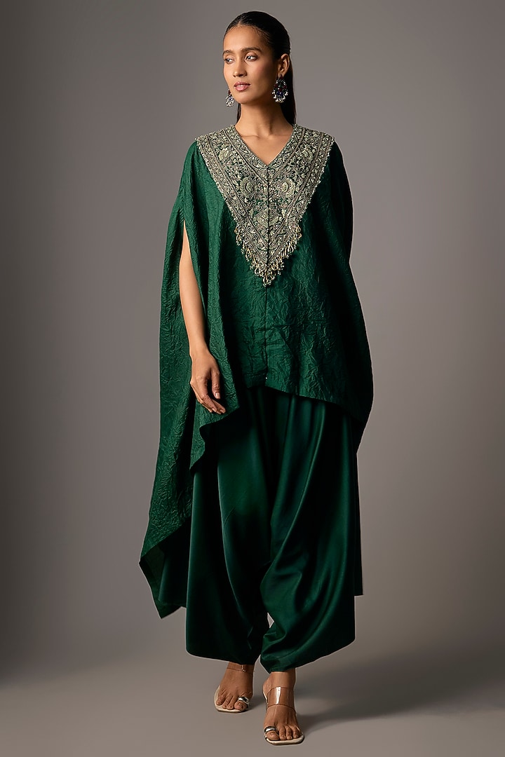 Emerald Green Crushed Silk Thread Work Kaftan Set by Prisho at Pernia's Pop Up Shop