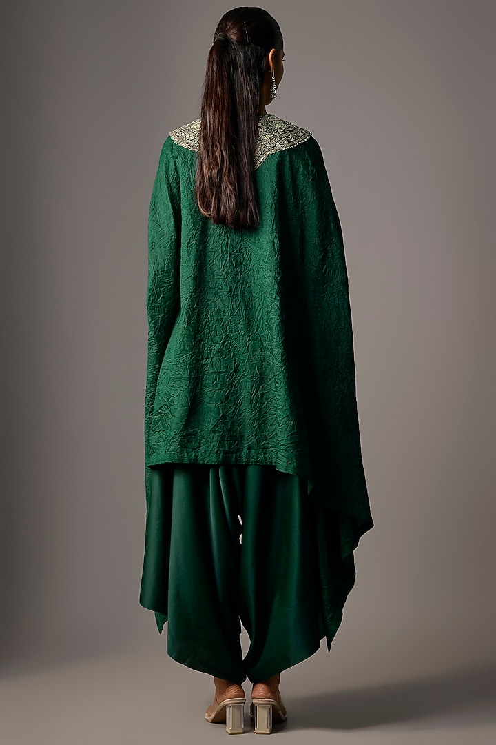 Emerald Green Crushed Silk Thread Work Kaftan Set by Prisho at Pernia's Pop Up Shop