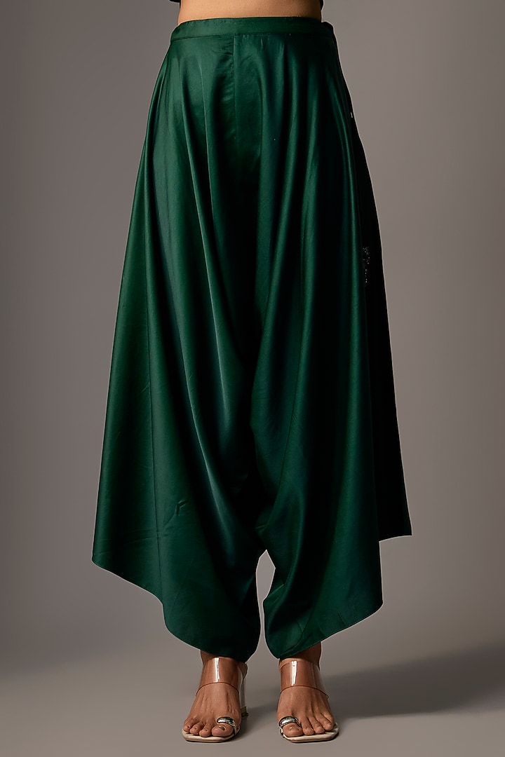 Emerald Green Crushed Silk Thread Work Kaftan Set by Prisho at Pernia's Pop Up Shop