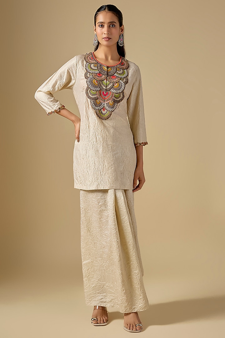 Ivory Crushed Silk Thread Work Kurta Set by Prisho at Pernia's Pop Up Shop
