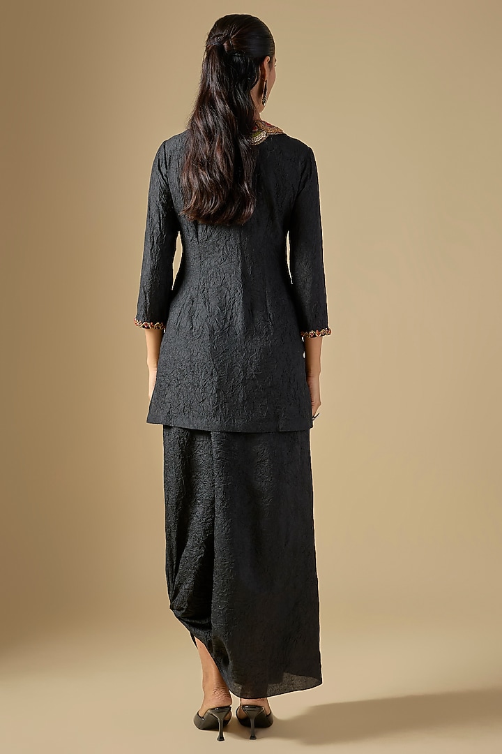 Black Crushed Silk Thread Work Kurta Set by Prisho at Pernia's Pop Up Shop