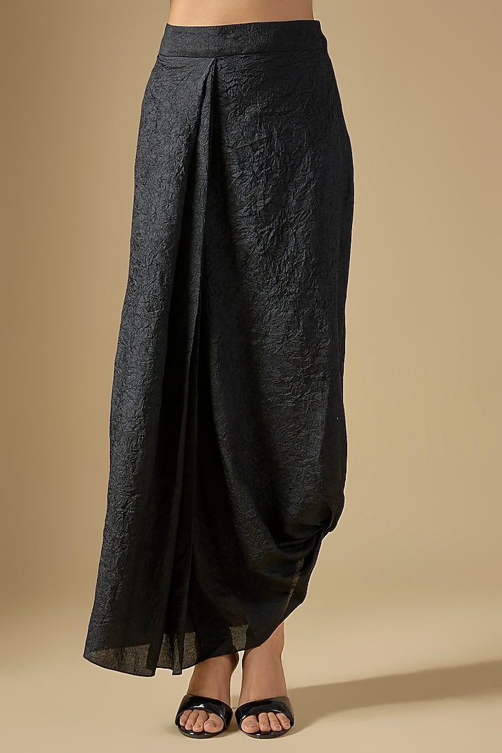 Black Crushed Silk Thread Work Kurta Set by Prisho at Pernia's Pop Up Shop