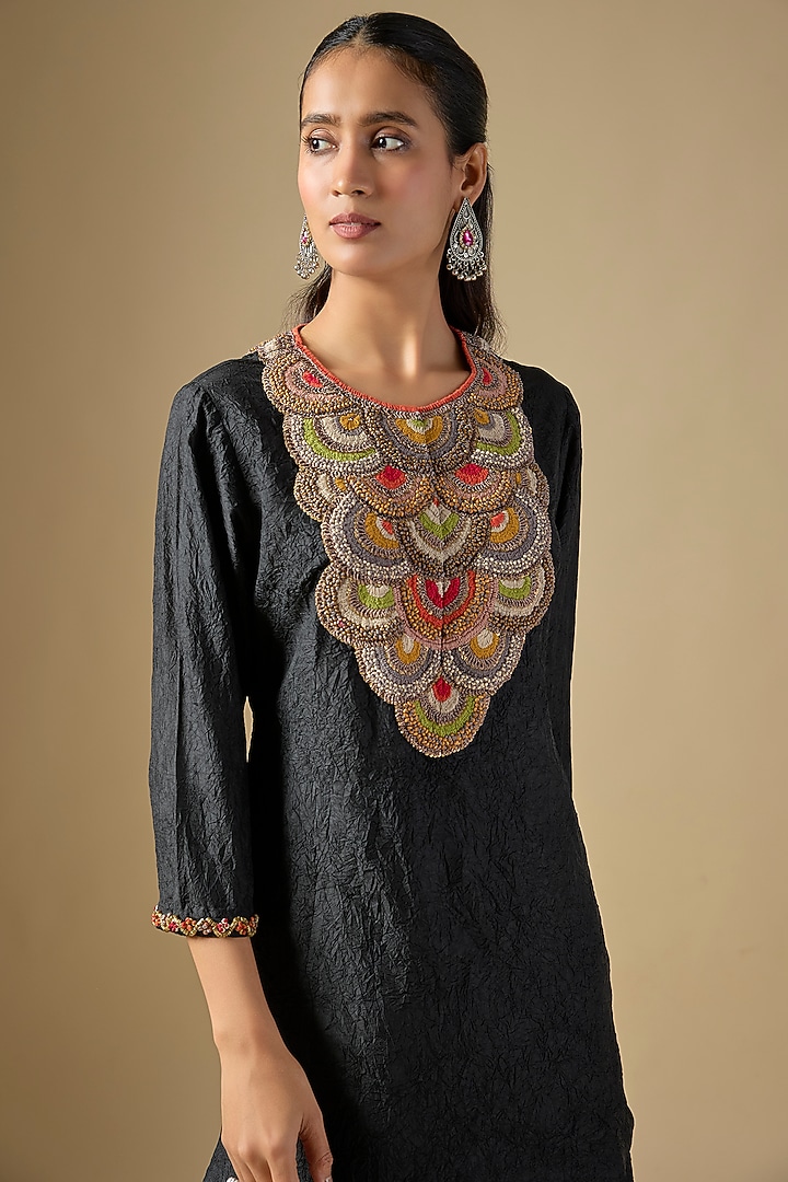 Black Crushed Silk Thread Work Kurta Set by Prisho at Pernia's Pop Up Shop