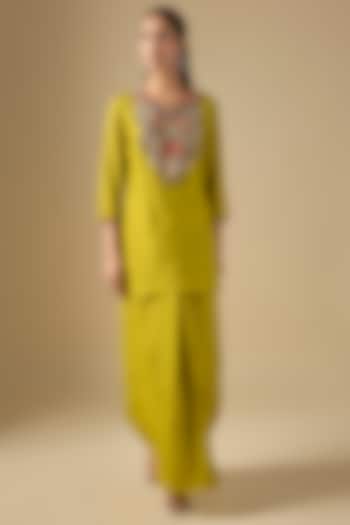 Lime Green Crushed Silk Thread Work Kurta Set by Prisho at Pernia's Pop Up Shop