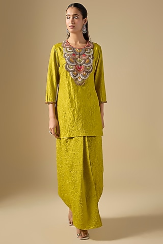 Lime Green Crushed Silk Thread Work Kurta Set by Prisho