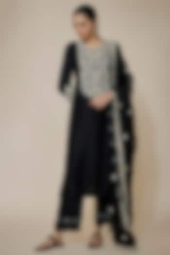 Black Silk Resham Embroidered Kurta Set by Prisho at Pernia's Pop Up Shop