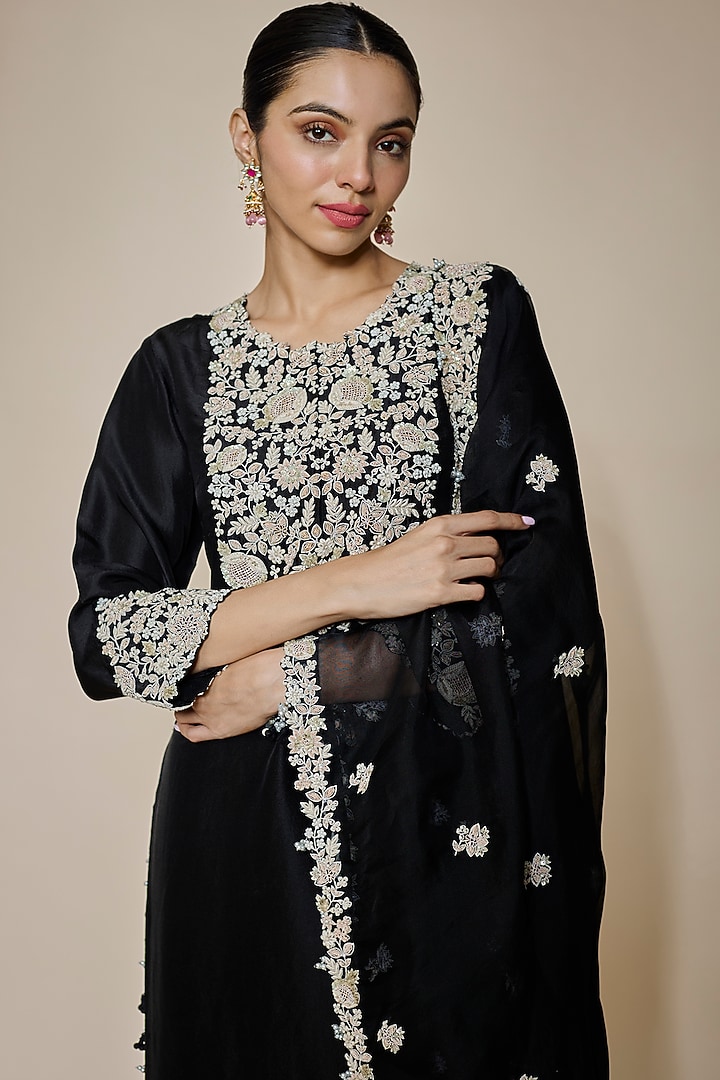Black Silk Resham Embroidered Kurta Set by Prisho at Pernia's Pop Up Shop