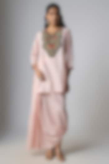 Flamingo Crushed Silk Thread Work Kurta Set by Prisho at Pernia's Pop Up Shop