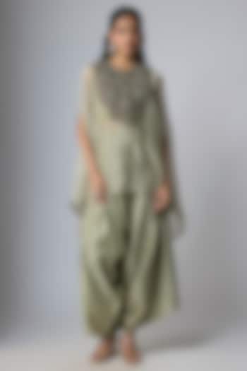 Blush Green Crushed Tissue Kaftan Set by Prisho at Pernia's Pop Up Shop