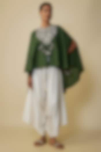 Hunter Green Crushed Silk Resham Work Kaftan Set by Prisho at Pernia's Pop Up Shop