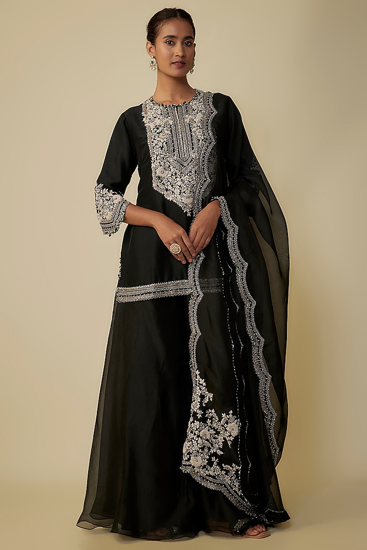 Black Silk Maal & Resham Work Kurta Set by Prisho at Pernia's Pop Up Shop