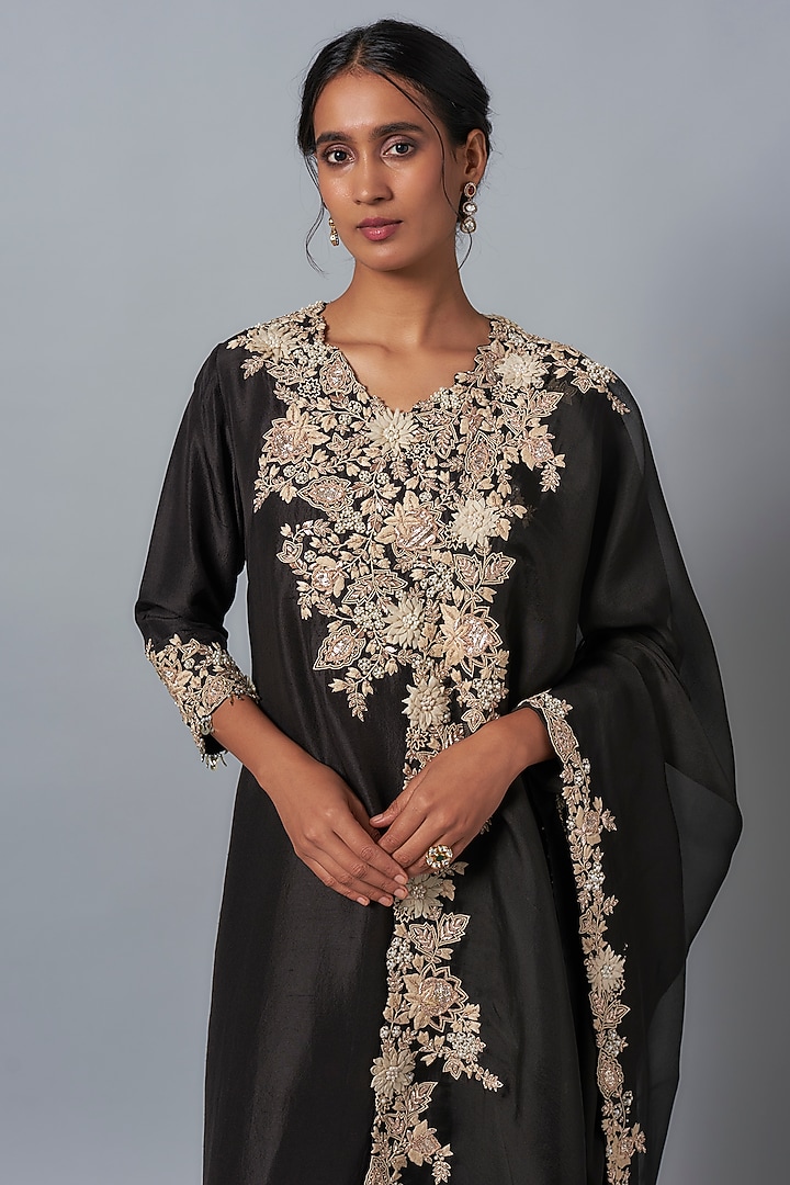 Black Silk Resham Work Kurta Set by Prisho at Pernia's Pop Up Shop