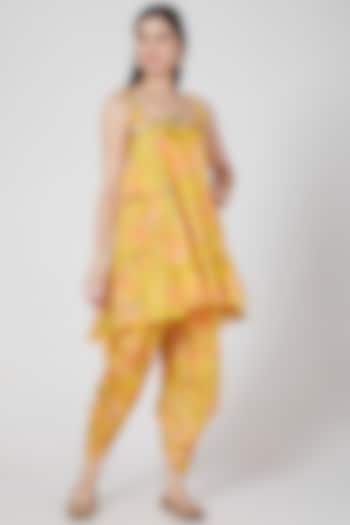 Yellow Asymmetrical Kurta Set by Priyanka Singh