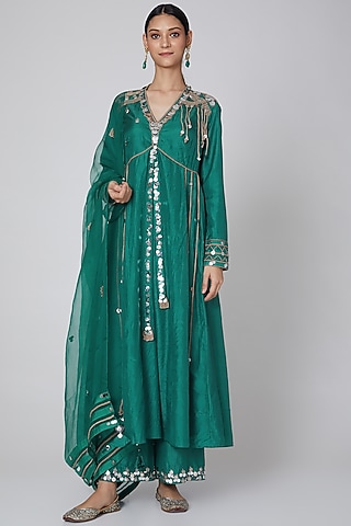 Green Mirror Embroidered Kurta Set by Priyanka Singh
