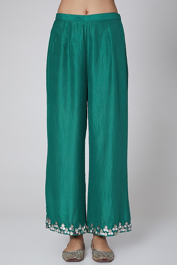 Green Mirror Embroidered Kurta Set by Priyanka Singh at Pernia's Pop Up Shop