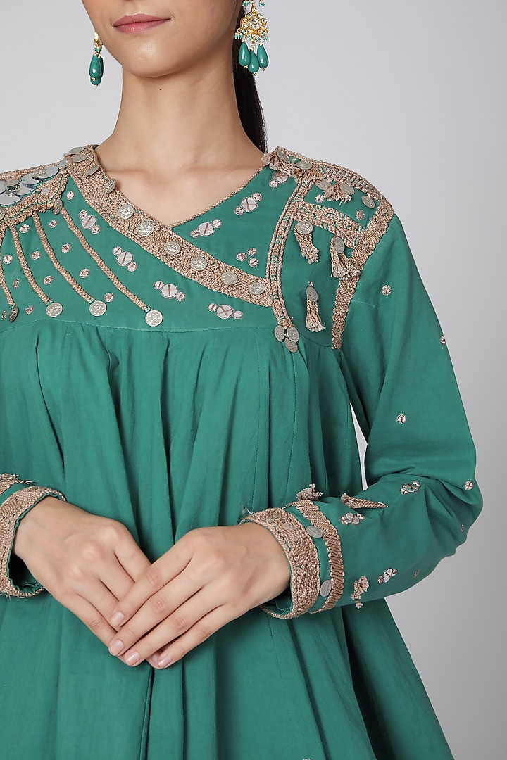 Dark Green Embroidered Kurta Set by Priyanka Singh at Pernia's Pop Up Shop