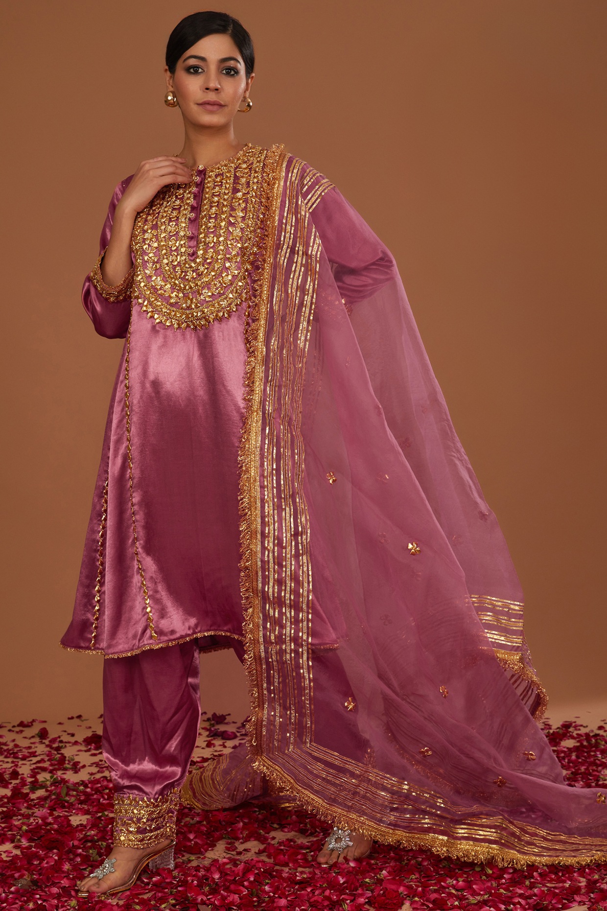 Rose embellished kurta