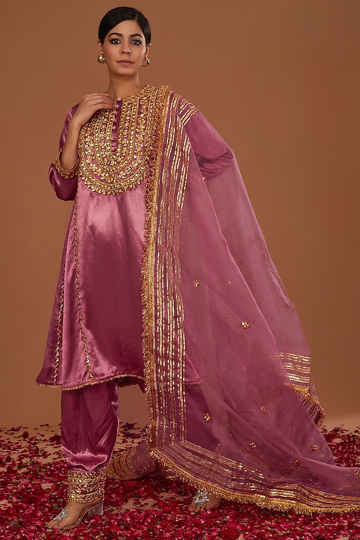 Rose Pink Mashru Silk Hand Embellished Kurta Set by Preeti S Kapoor at Pernia's Pop Up Shop