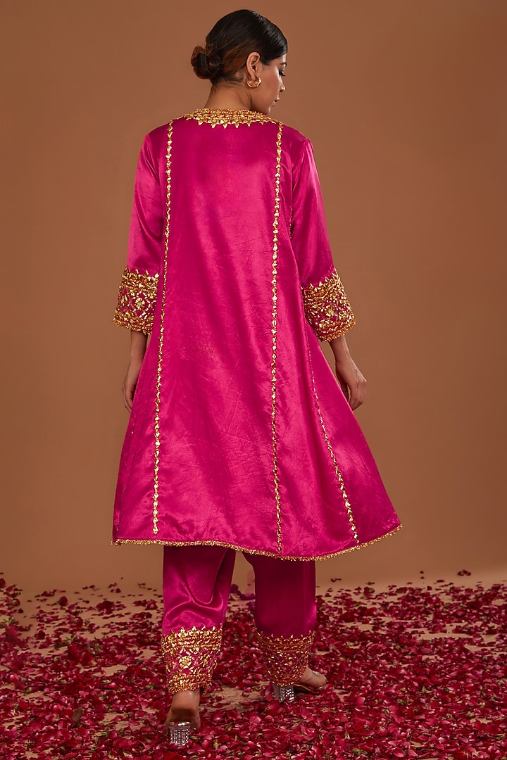 Royal Cerise Mashru Silk Hand Embellished Kurta Set by Preeti S Kapoor at Pernia's Pop Up Shop