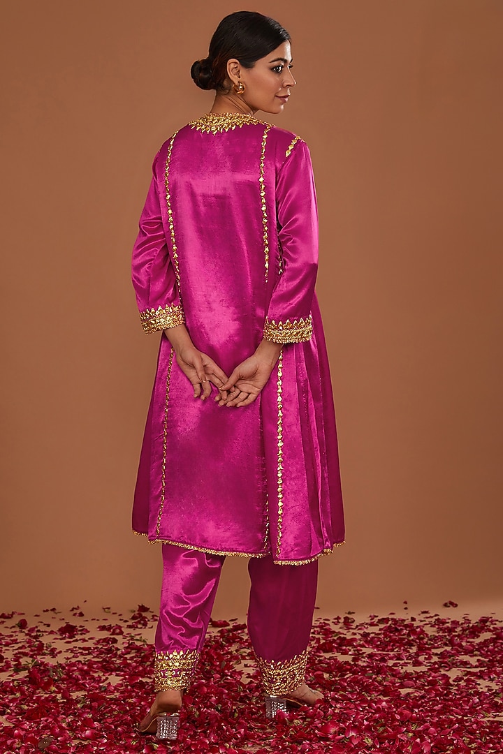 Fuchsia Mashru Silk Hand Embellished Kurta Set by Preeti S Kapoor at Pernia's Pop Up Shop
