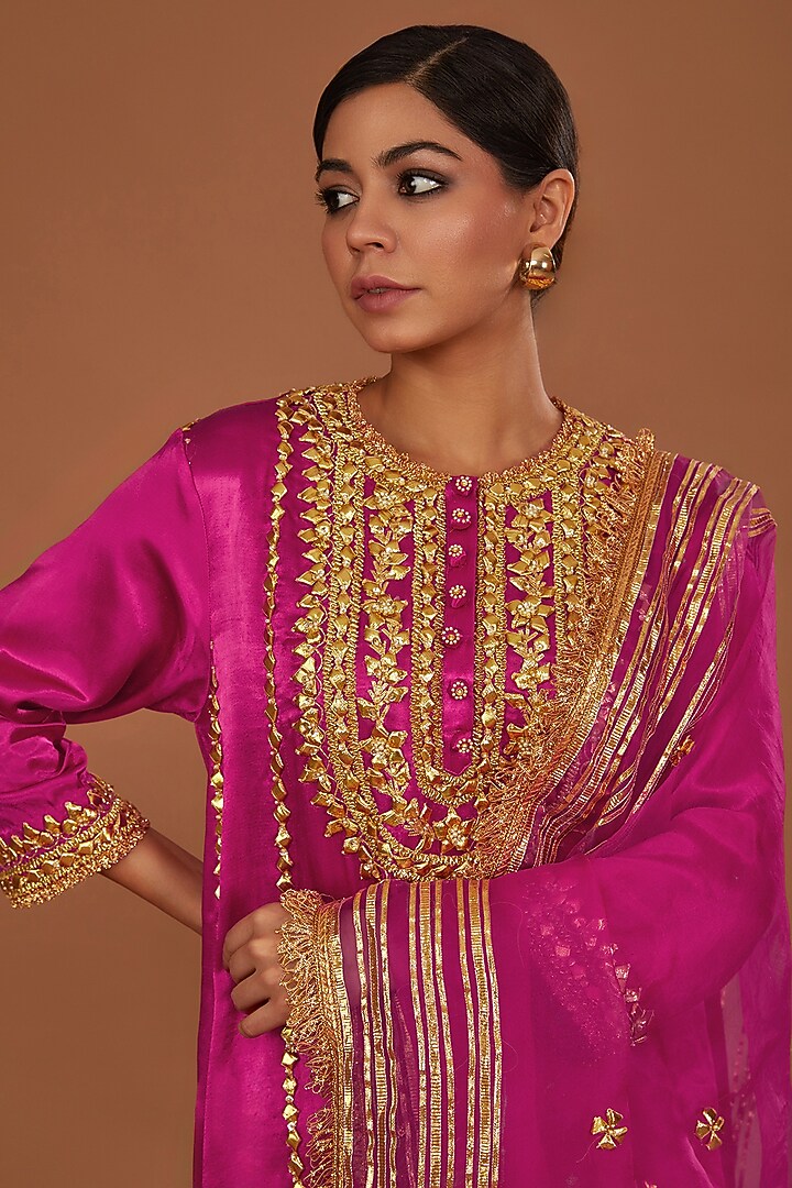 Fuchsia Mashru Silk Hand Embellished Kurta Set by Preeti S Kapoor at Pernia's Pop Up Shop