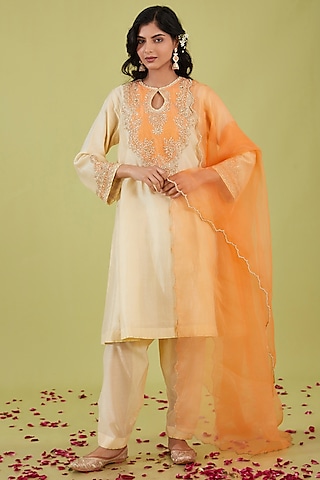 White Chanderi Zari Embroidered Kalidar Kurta Set by saina kapoor