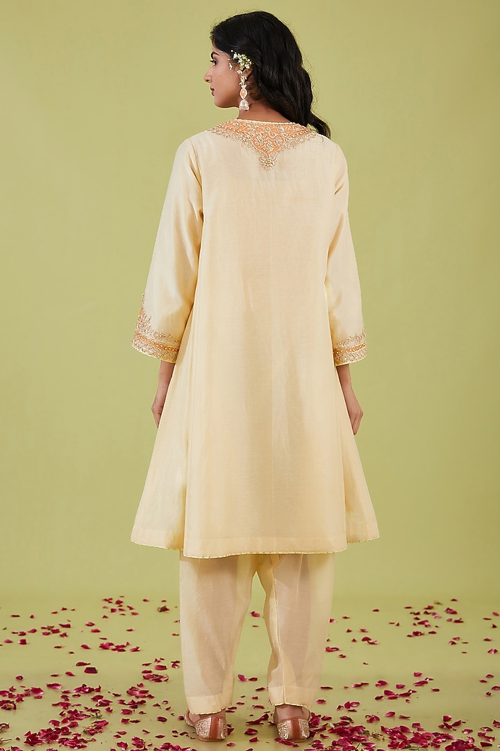 White Chanderi Zari Embroidered Kalidar Kurta Set by saina kapoor at Pernia's Pop Up Shop