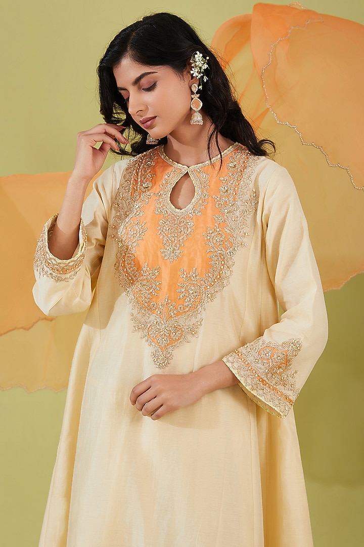 White Chanderi Zari Embroidered Kalidar Kurta Set by saina kapoor at Pernia's Pop Up Shop
