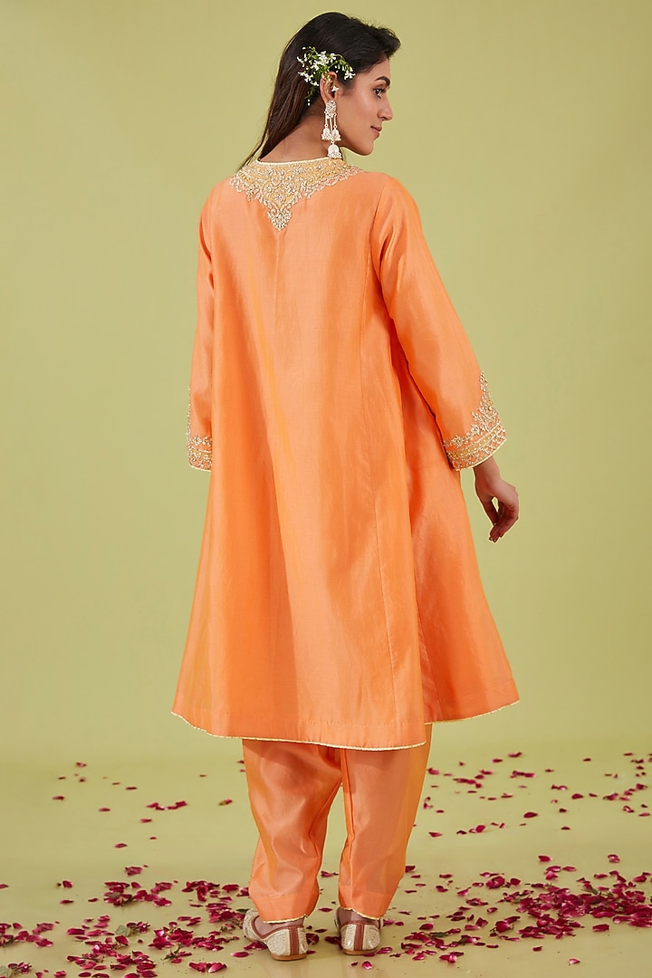 Peach Chanderi Sequins Embroidered Short Kalidar Kurta Set by saina kapoor at Pernia's Pop Up Shop