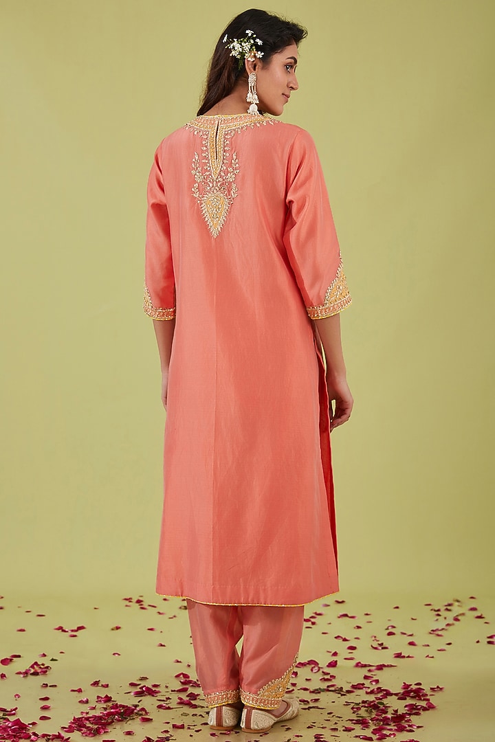 Rust Pink Chanderi Sequins Embroidered Kurta Set by saina kapoor at Pernia's Pop Up Shop