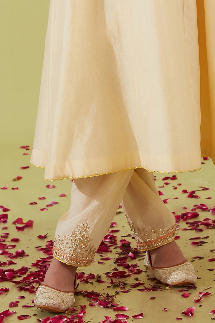 White Chanderi Sequins Embroidered Kalidar Kurta Set by saina kapoor at Pernia's Pop Up Shop