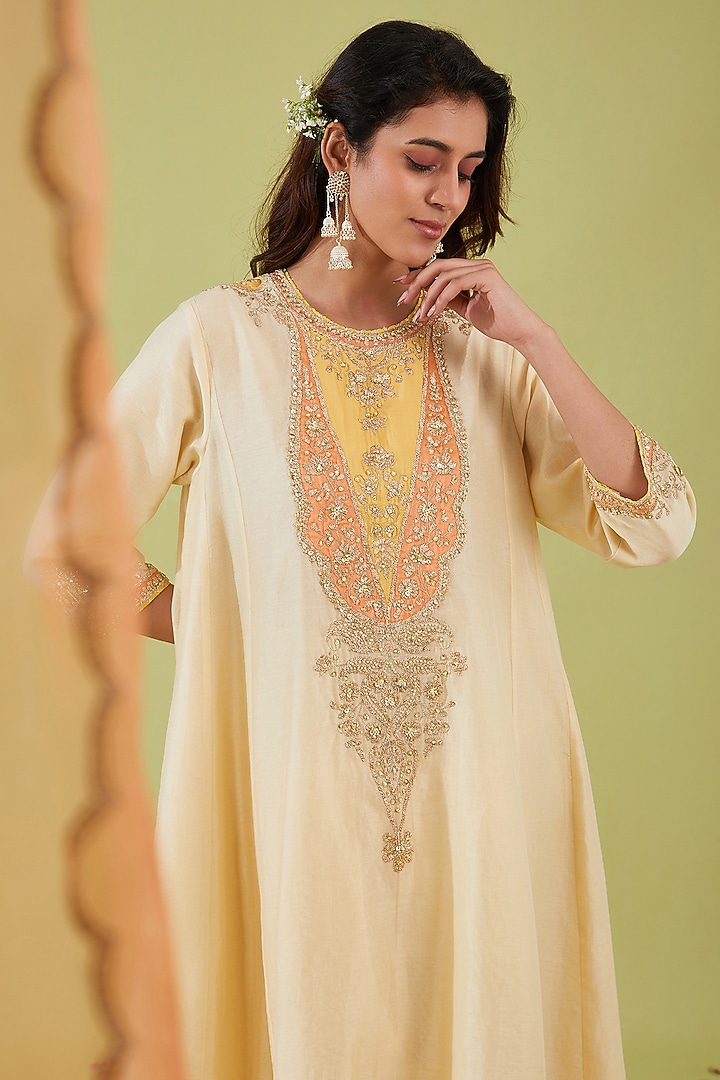 White Chanderi Sequins Embroidered Kalidar Kurta Set by saina kapoor at Pernia's Pop Up Shop