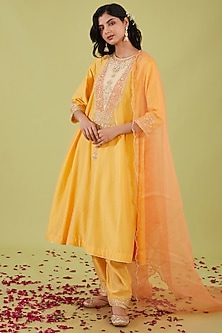 product-color-Yellow